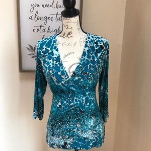 Chico’s 3/4 sleeve v-neck Travelers collection top